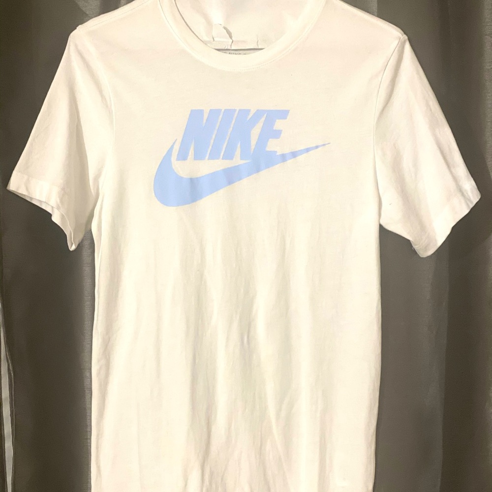 Nike light blue logo t-shirt size (small)